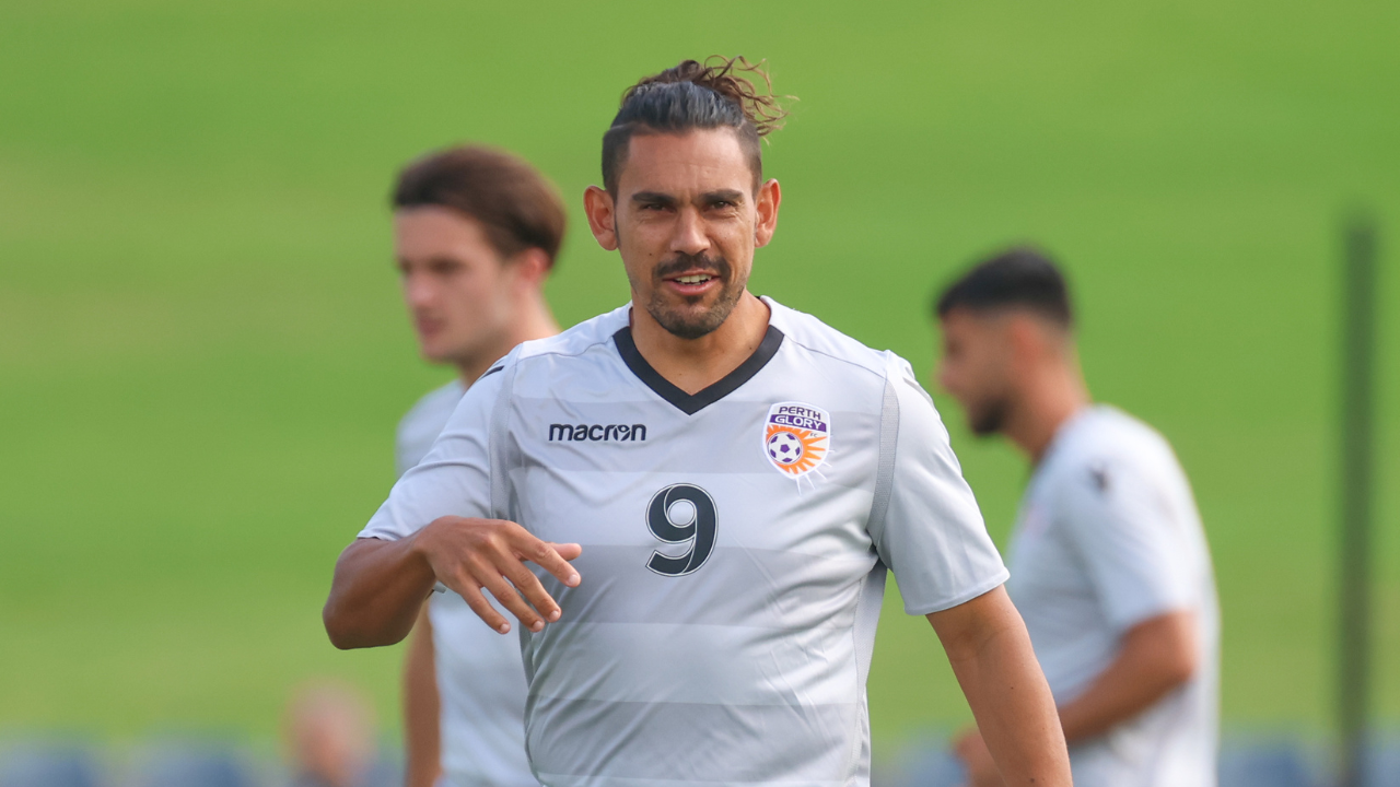 David Williams warming up for Perth Glory. Photo: Texi Smith