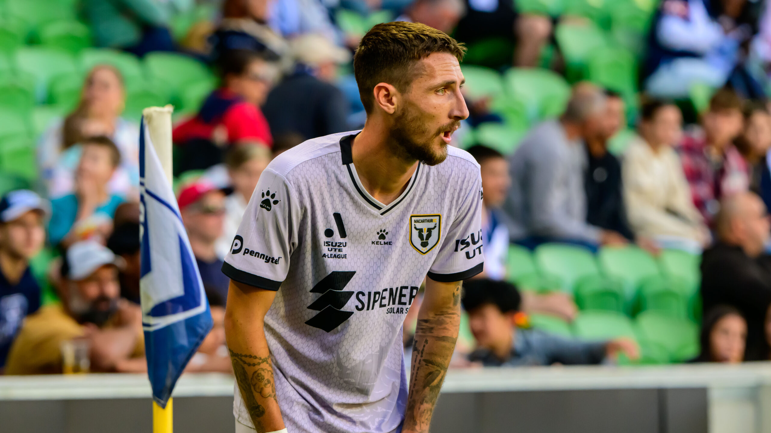 Macrthur's Marin Jakolis in action against Melbourne Victory. Photo: Marcus Robertson / Round Ball Australia.