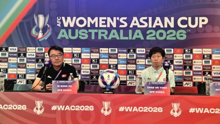 Ri Song-ho and Chae Un-Yon